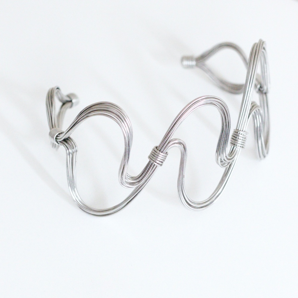 Wide Wave Choker Necklace